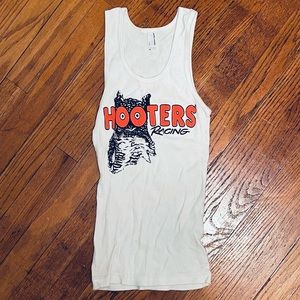 Vintage Hooters tank. Size medium; fits XS